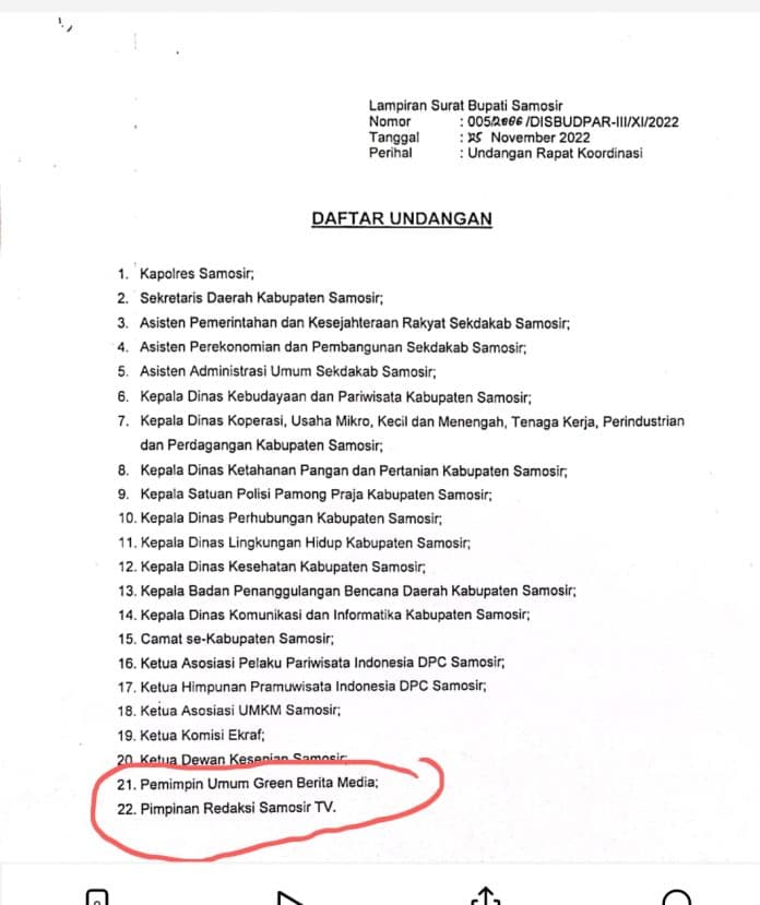 jurnalis_samosir_pertanyakan_undangan_bupati_vandiko_gultom