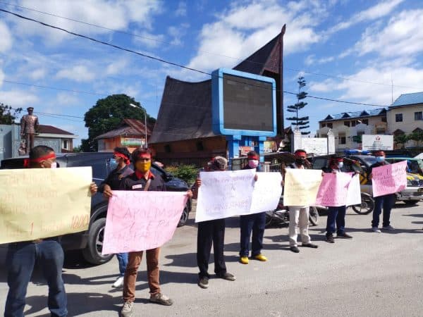 jurnalis_toba_gelar_aksi_kematian_seorang_wartawan_bukan_matinya_kebenaran