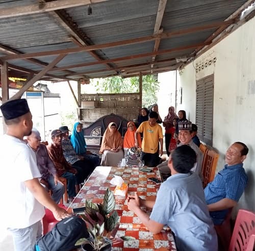 kabag_log_polresta_deli_serdang_tampung_curhat_warga_di_warung_buk_yuli