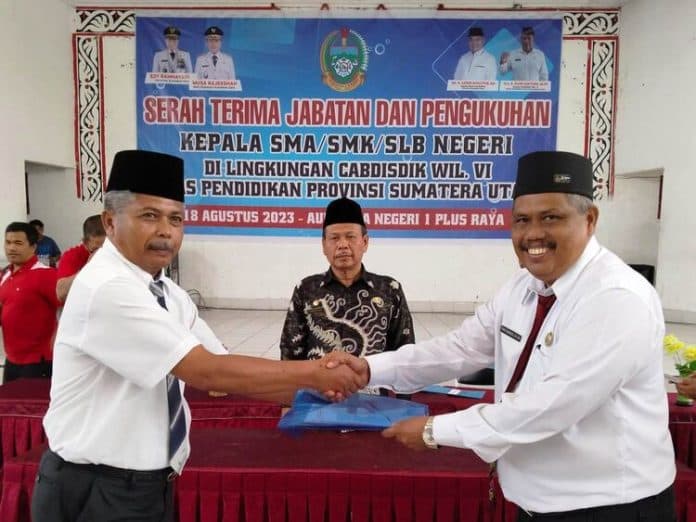 kacabdisdik_sumut_vi_pimpin_sertijab_dan_pengukuhan_22_kepsek_di_siantar_simalungun