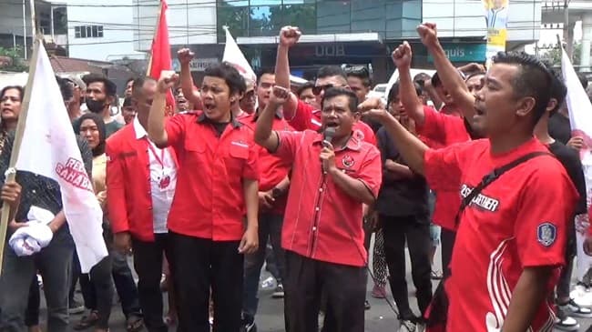 kader_militan_dan_simpatisan_pdip_tolak_kutu_loncat_jadi_ketua_dprd_medan