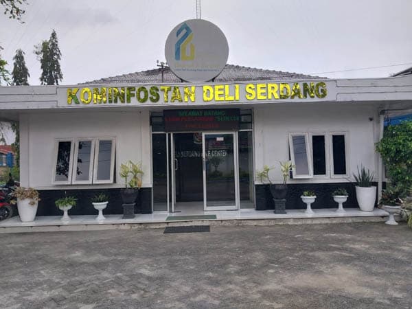 kadis_kominfostan_deli_serdang_bantah_pecat_pegawai_honor