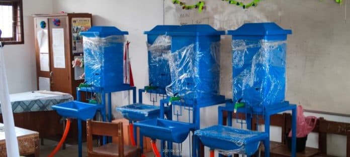 kadisdik_sebut_tak_ada_proyek_pengadaan_wastapel_cuci_tangan_dan_tong_sampah_di_seluruh_sd_dairi