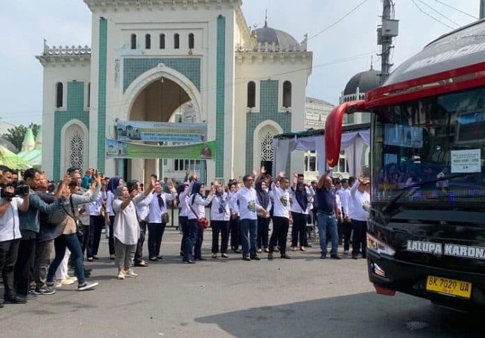 kadishub_lepas_kloter_pertama_mudik_bareng_pemko_medan_2024