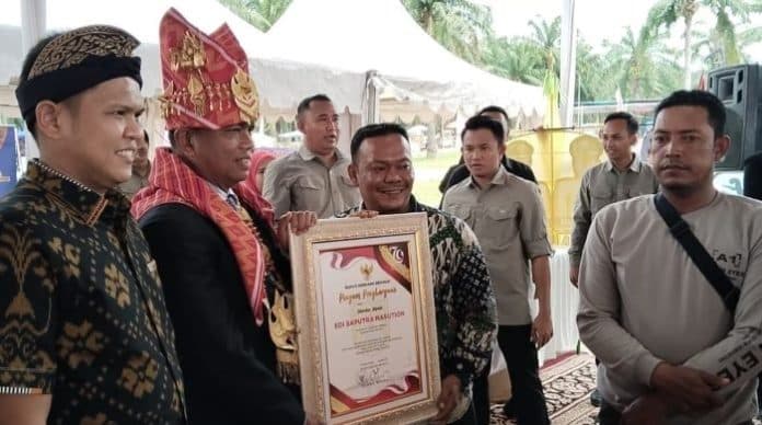 kadus_di_sergai_tangkap_pelaku_narkoba_dapat_penghargaan_di_hari_kemerdekaan