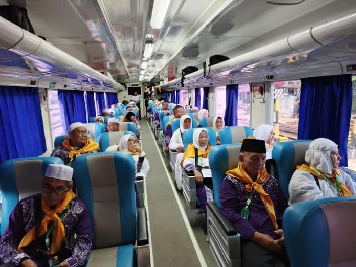 kai_divre_i_sumut_kembali_layani_jemaah_haji_labuhanbatu_dengan_ka_klb