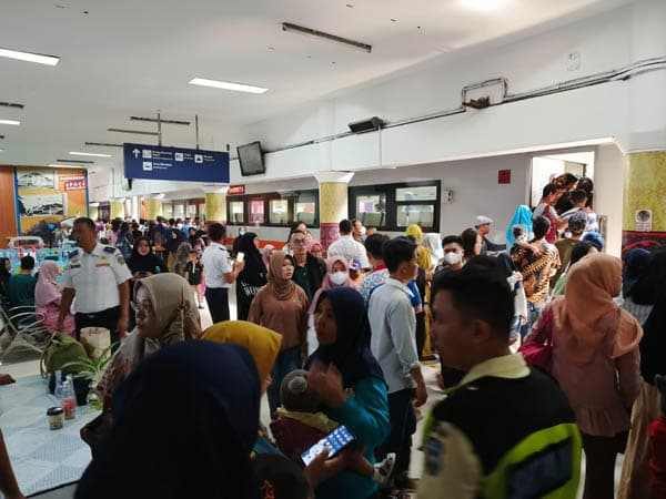 kai_sumut_angkut_187584_penumpang_selama_masa_mudik_lebaran_2024