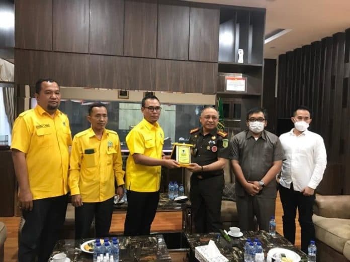 kajari_deli_serdang_masyarakat_harus_melek_hukum