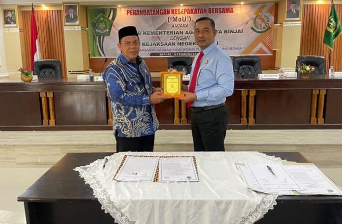 kajari_teken_mou_perdata_dan_tun_dengan_kemenag_binjai