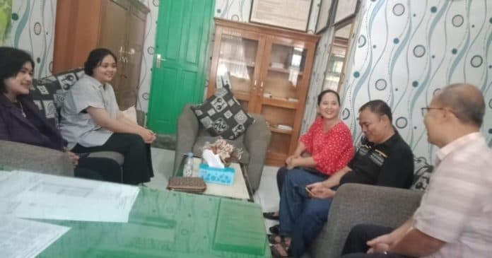 kakak_kandung_violetha_kesalkan_kurangnya_perhatian_cabdis_pendidikan_dan_pemko_sibolga