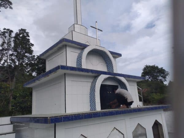 kakek_68_tahun_ditemukan_tewas_dan_membusuk_di_pemakaman_kosong