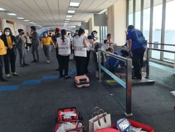 kaki_kiri_wanita_ini_harus_diamputasi_lantaran_terjebak_di_travelator_bandara_don_mueang