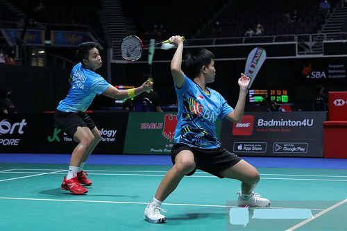 kalahkan_ganda_putri_china_aprifadia_juara_bwf_world_tour_di_singapura