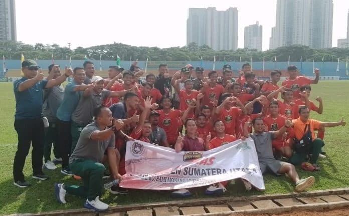 kalahkan_jateng_1_0_tim_binaan_danrem_022pt_raih_juara_3_di_liga_santri