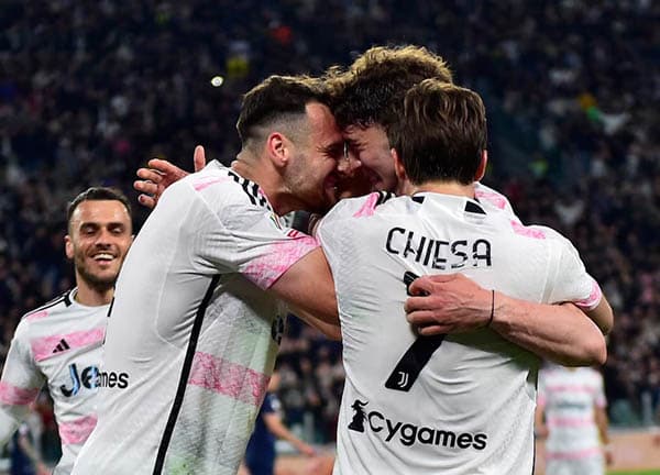 kalahkan_lazio_2_0_juventus_selangkah_lagi_menuju_final_ke_22_coppa_italia