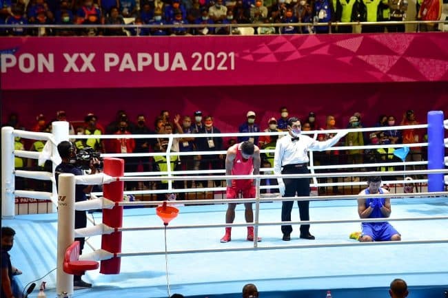 kalahkan_petinju_ntb_sarohatua_persembahkan_emas_untuk_sumut