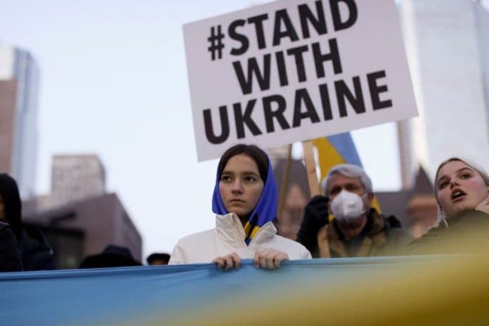 kanada_akan_kirim_tambahan_200_kendaraan_lapis_baja_ke_ukraina