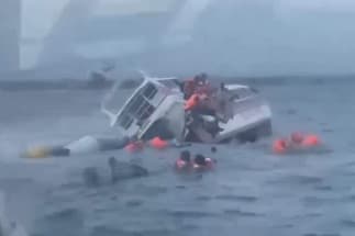 kapal_cepat_rute_nusa_penida_sanur_denpasar_tenggelam