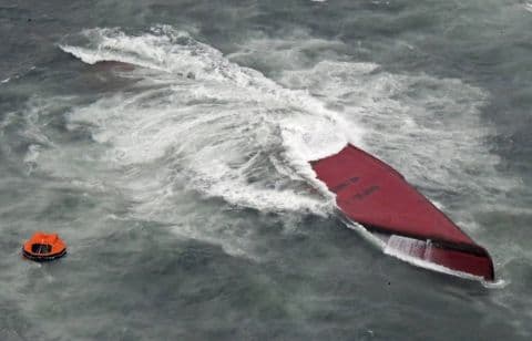 kapal_tanker_terbalik_di_lepas_pantai_jepang_8_diantaranya_wni