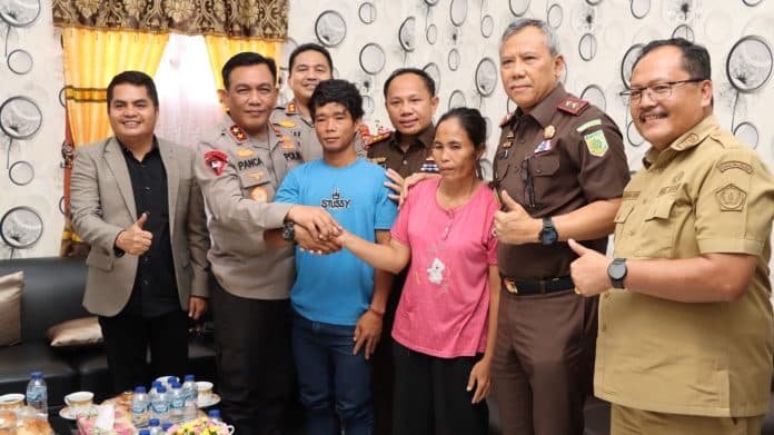 kapolda_dan_kajati_sumut_fasilitasi_restorative_justice_kasus_penganiayaan_di_nias_selatan