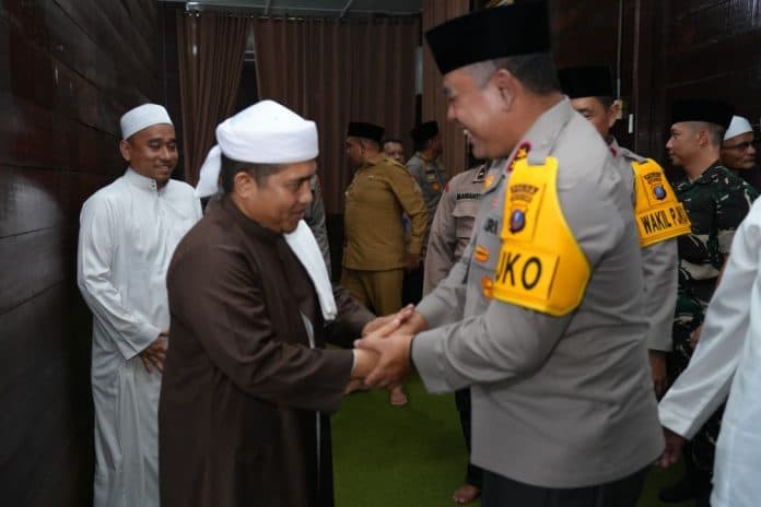 kapolda_sumut_dapat_dukungan_tuan_guru_bersilam