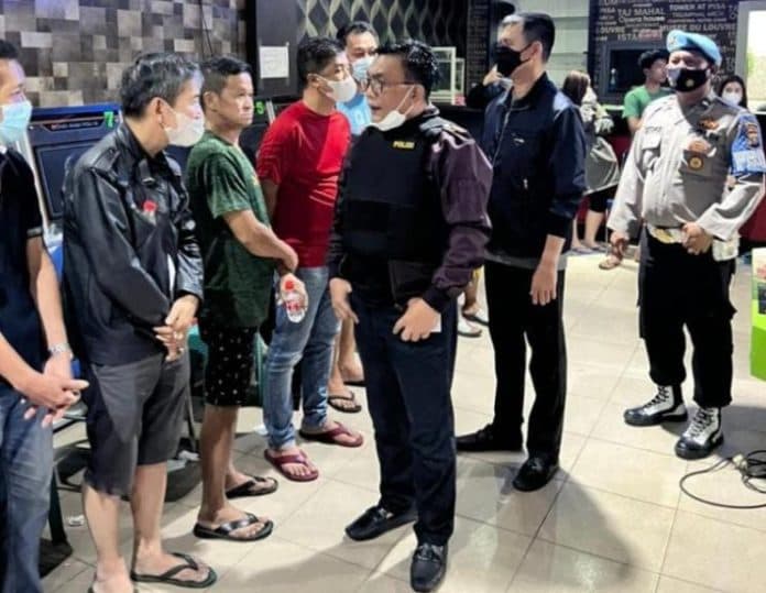 kapolda_sumut_pimpin_penggerebekan_lokasi_judi_di_komplek_mmtc_dan_asia_mega_mas_medan