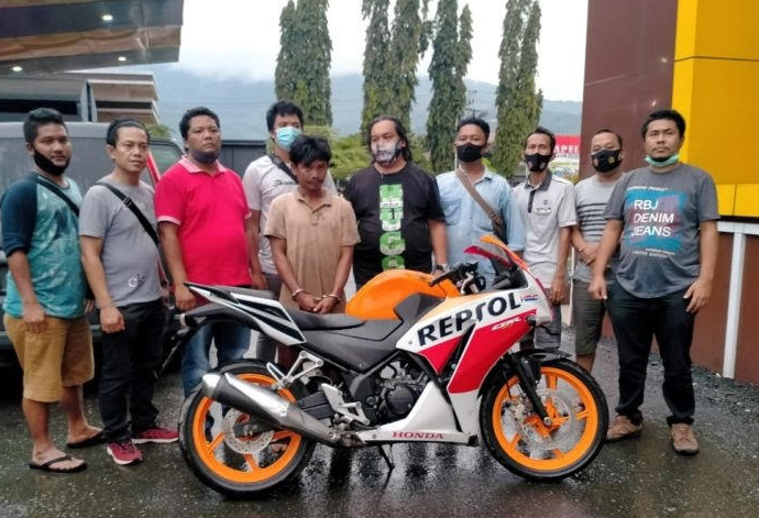 kapoldasu_berikan_apresiasi_kepada_polsek_siborongborong