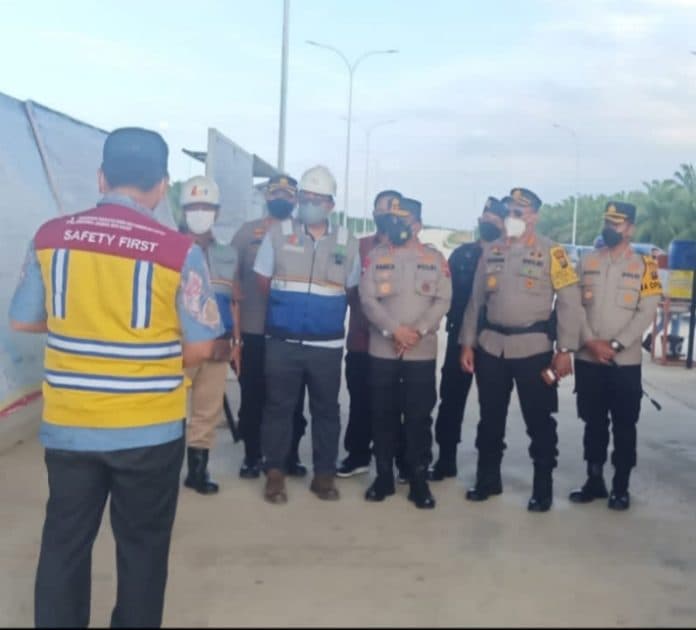 kapoldasu_tinjau_proyek_jalan_tol_di_tebing_tinggi
