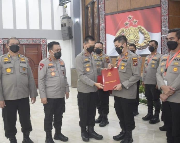 kapolres_asahan_terima_tiga_penghargaan_sekaligus_dari_kapolda_sumut