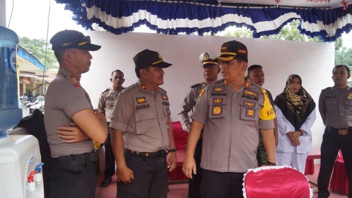 kapolres_batu_bara_cek_pos_pam_natal_tahun_baru