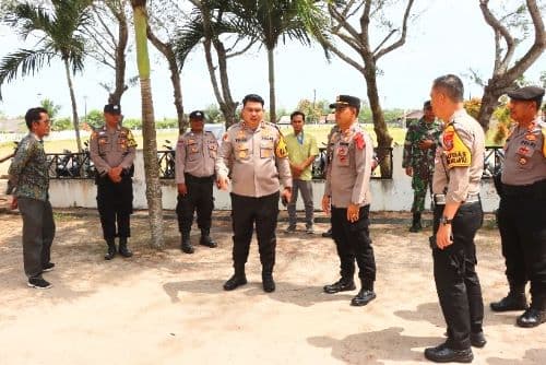 kapolres_batu_bara_pantau_rekapitulasi_ppk_air_putih_dan_medang_deras