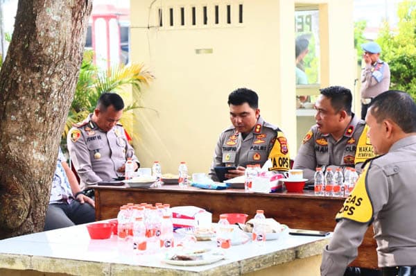 kapolres_batu_bara_sampaikan_6_arahan_di_polsek_indrapura