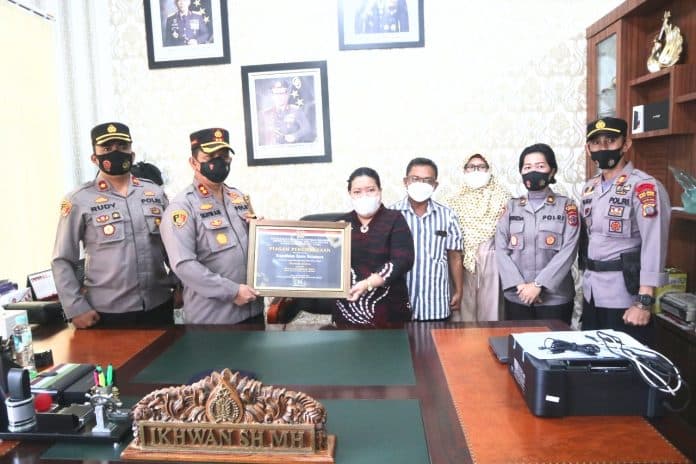 kapolres_batu_bara_terima_bmn_kekayaan_negara_awards_2021
