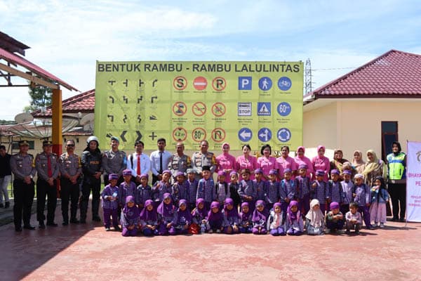 kapolres_humbahas_terima_kunjungan_tk_ra_naylah_salma_sihite_dolok_sanggul