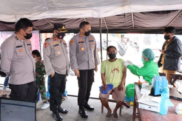 kapolres_karo_tinjau_vaksin_booster_di_kabanjahe