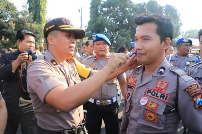 kapolres_kediri_larang_anggotanya_pelihara_kumis