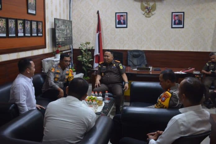 kapolres_labusel_perkuat_sinergi_dengan_kejari_untuk_efektivitas_penegakan_hukum