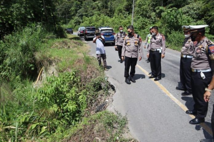 kapolres_minta_pengemudi_berhati_hati_saat_melintas_di_jalinsum_tapsel