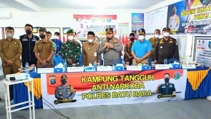 kapolres_resmikan_kampung_anti_narkoba_pertama_di_batu_bara