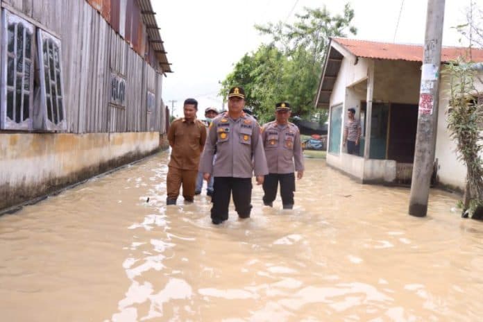 kapolres_sergai_cek_posko_kesiapsiagaan_banjir