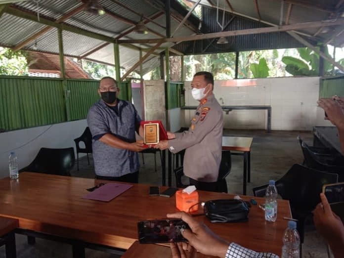 kapolres_sergai_harap_awak_media_bisa_bekerjasama_dengan_kapolres_baru