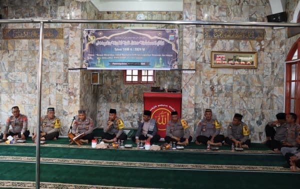 kapolres_siantar_ajak_anggota_teladani_sifat_nabi_muhammad_dalam_bertugas