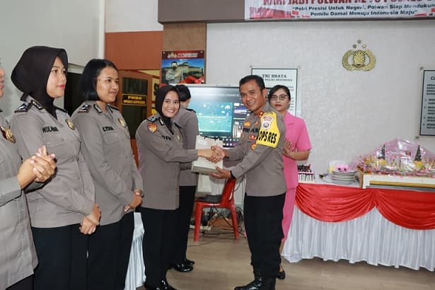 kapolres_sibolga_polwan_punya_kesempatan_berkarir