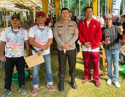 kapolres_simalungun_ajak_masyarakat_beli_produk_umkm