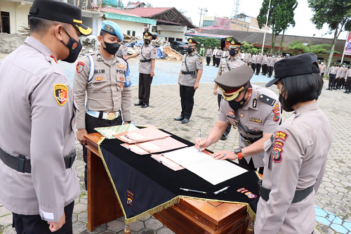 kapolres_tanah_karo_pimpin_sertijab_kabag_ops_kabag_ren_dan_kasat_reskrim