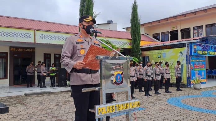 kapolres_tanah_karo_pimpin_sertijab_kabag_sdm