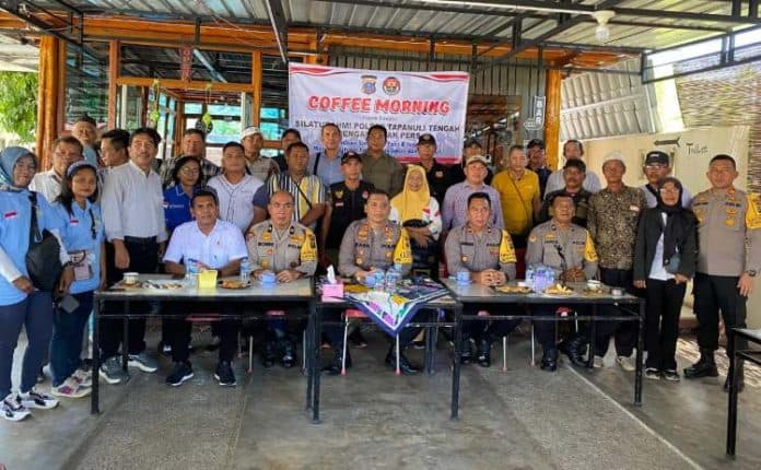 kapolres_tapteng_ajak_insan_pers_tingkatkan_komunikasi_sinergitas_dan_silaturahmi