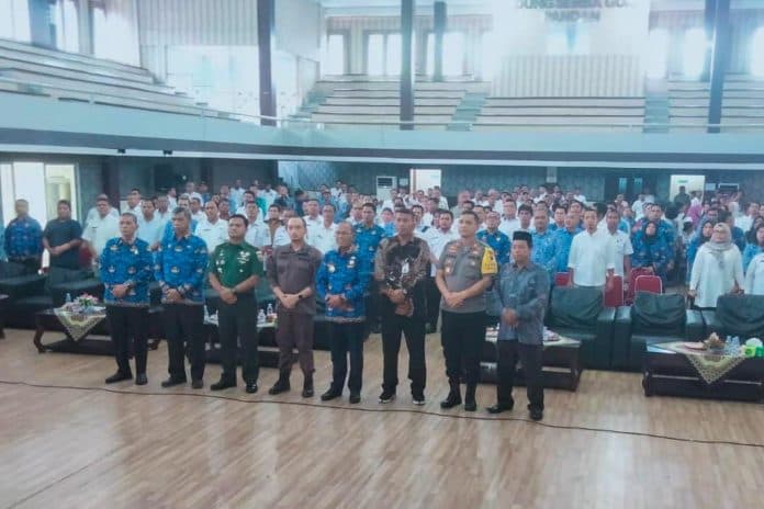 kapolres_tapteng_tegaskan_asn_kades_dan_aparat_desa_harus_netral_di_pemilu_2024