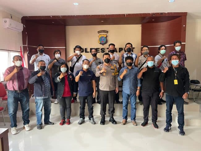 kapolres_taput_ajak_smsi_jadi_mitra_dalam_menyampaikan_informasi_bagi_masyarakat