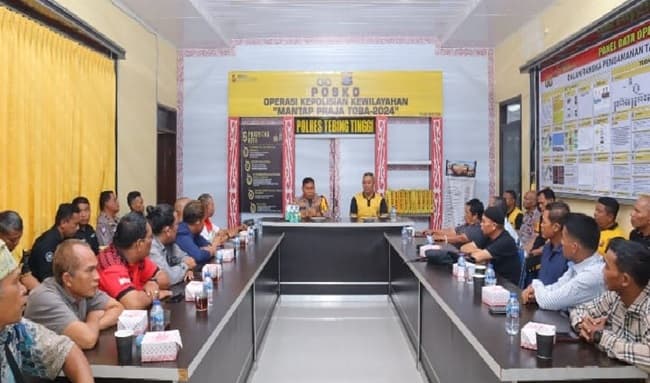 kapolres_tebing_tinggi_coffee_morning_jalin_kemitraan_bersama_wartawan
